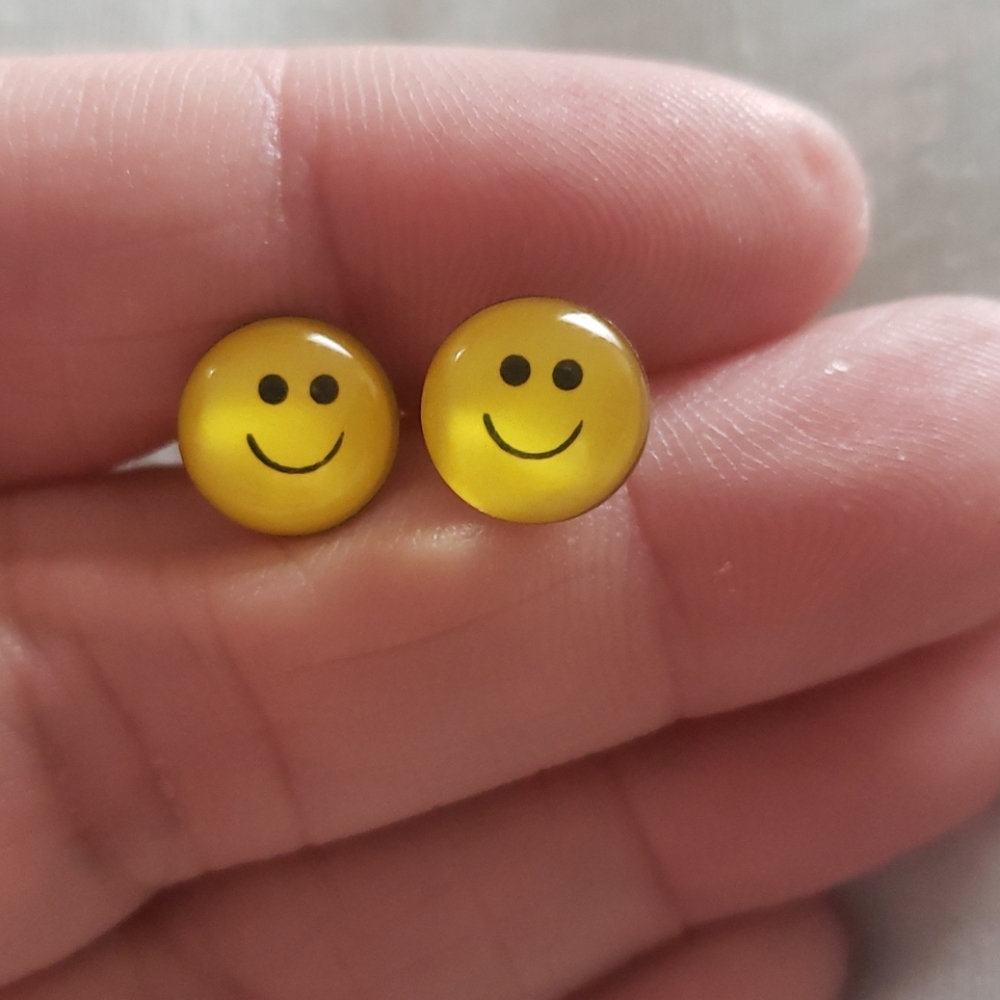 Happy emoji earrings smile